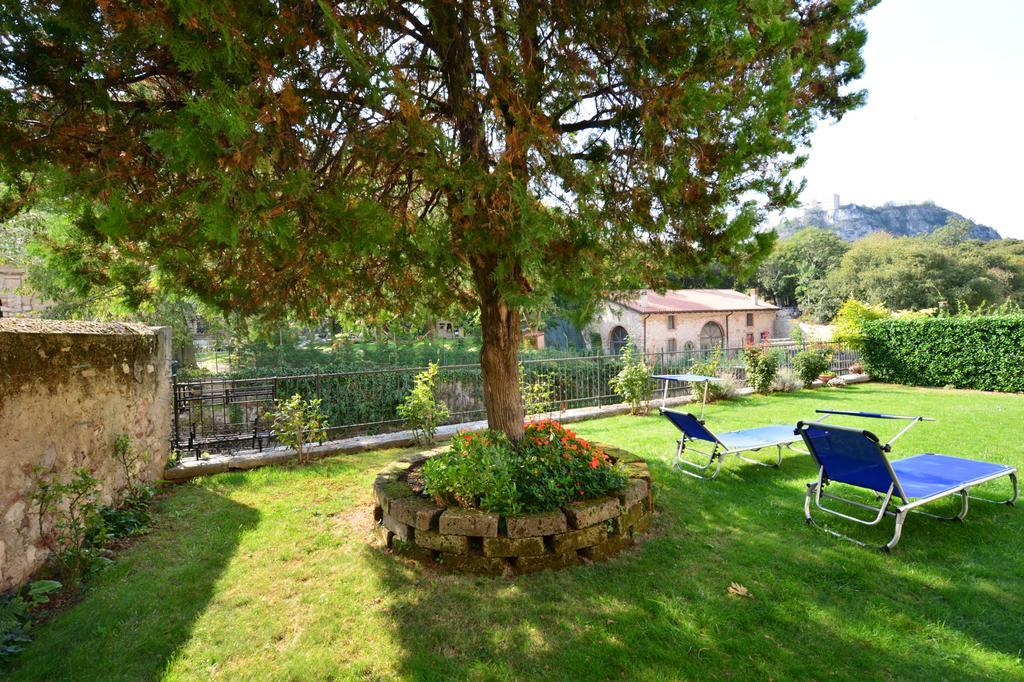 B&B Corte Barbieri Dolcè Екстериор снимка
