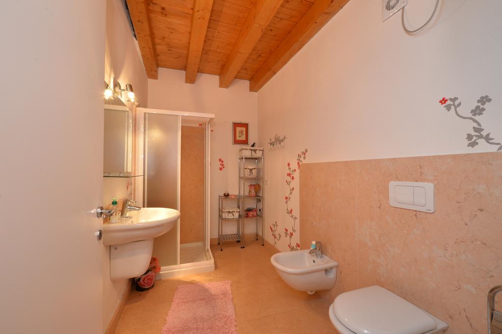 B&B Corte Barbieri Dolcè Екстериор снимка