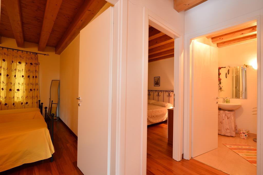 B&B Corte Barbieri Dolcè Екстериор снимка