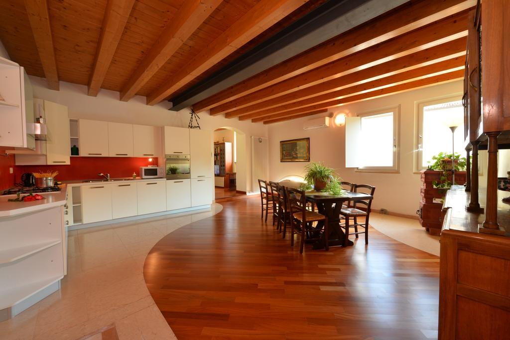 B&B Corte Barbieri Dolcè Екстериор снимка