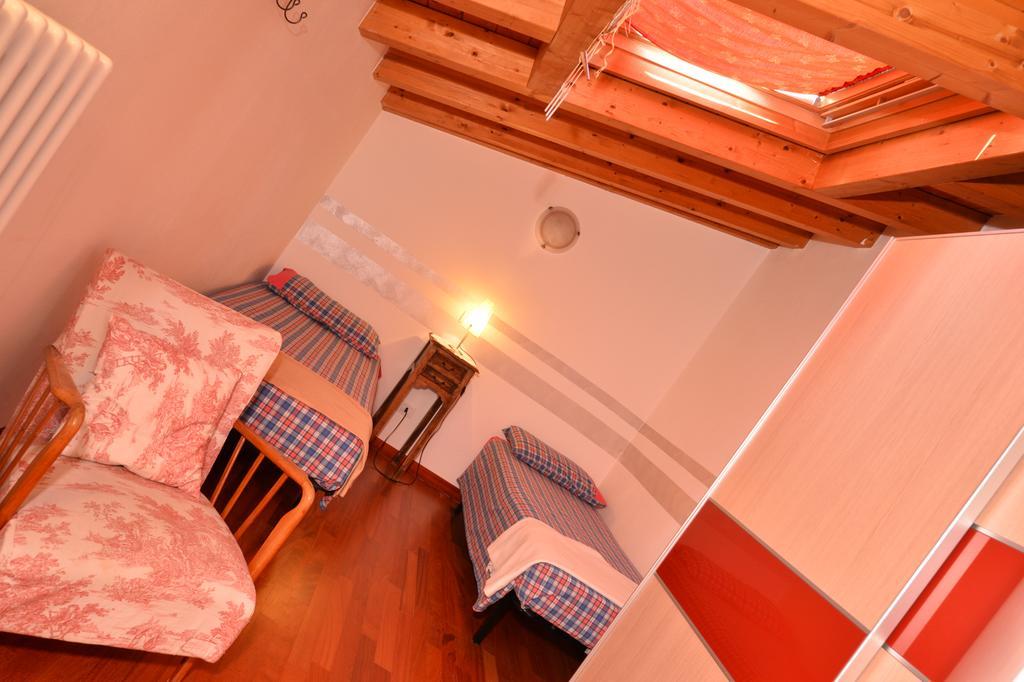 B&B Corte Barbieri Dolcè Екстериор снимка