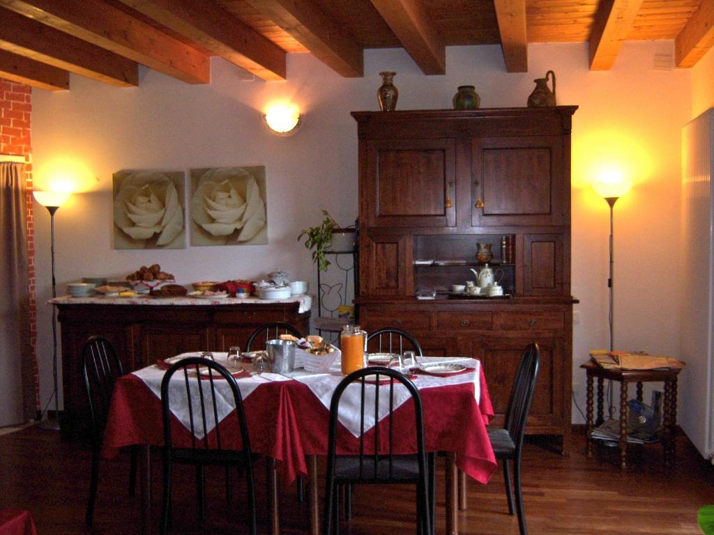 B&B Corte Barbieri Dolcè Екстериор снимка
