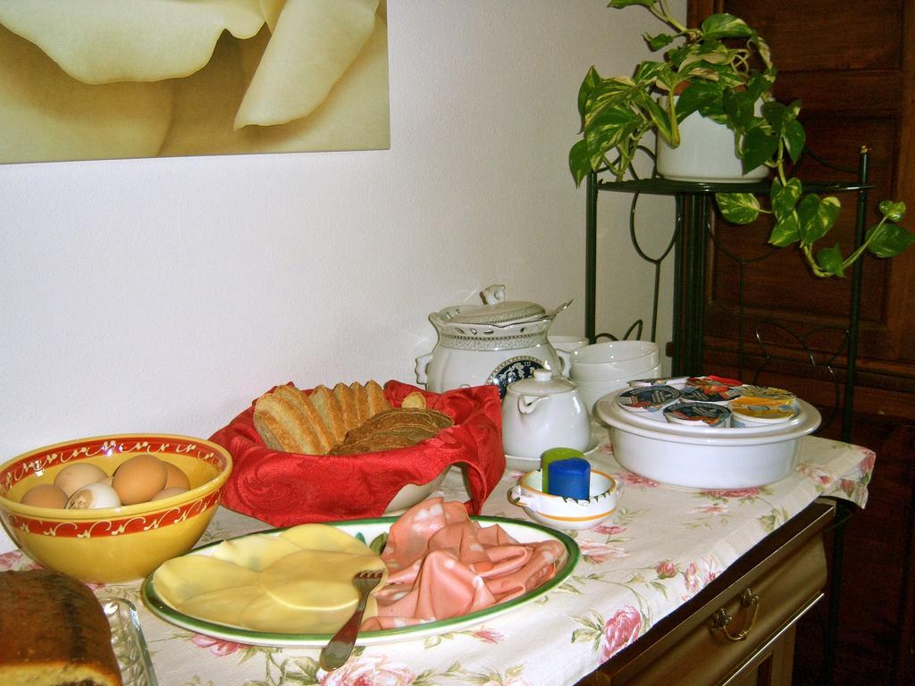 B&B Corte Barbieri Dolcè Екстериор снимка